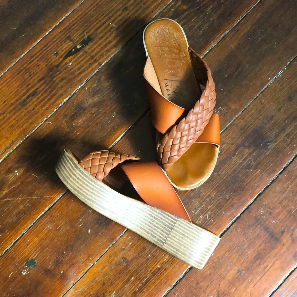 Platform Slides. - Picture 2 of 2